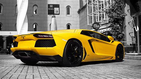 Photos Lamborghini Aventador Lp 700 Luxury Yellow Back View 1366x768