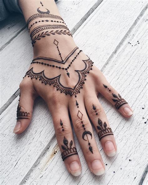 Pin By Crystal Pickering On Art Henna Tattoo Designs Simple Henna