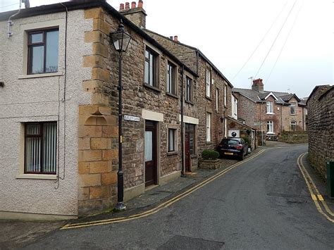 N a port in nw england, in nw lancashire. LancashireCam: Heysham village