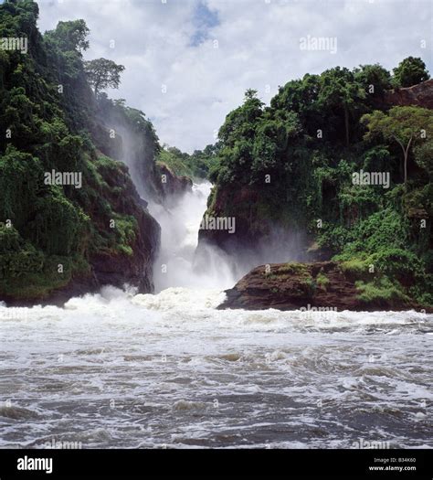 Uganda Victoria Nile Murchison Falls The Victoria Nile Flows Out Of