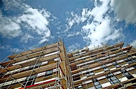 Die preise dort sind wesentlich höher als im gesamtdeutschen schnitt. Wohnungsmarkt in Stuttgart: Stadt soll 30 000 Wohnungen ...
