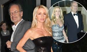 camille grammer says she feels liberated as ex husband kelsey announces he ll see her back in