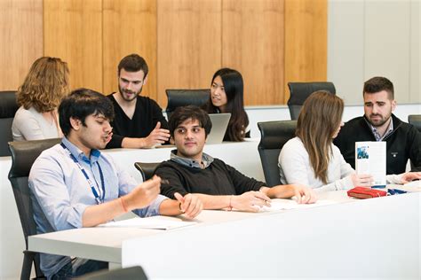 Европейская Школа Менеджмента и Технологий The European School Of Management And Technology