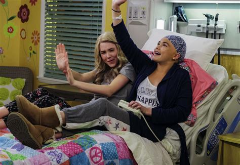 ‘alexa And Katie Trailer Netflixs Show About Bffs Dealing With Cancer