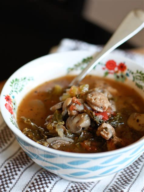 Add the mushrooms and garlic to the pot and sauté for another 5 minutes. Chicken Sausage, Mushroom and Kale Soup