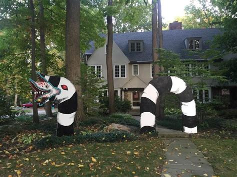 Nightmare before christmas halloween christmas. This Giant Sandworm is One of Our Favorite Halloween ...