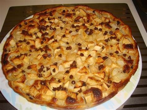 Préparation de la pâte : tarte aux pommes, poires, amandes et chocolat - cyllvycuisine