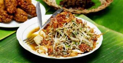 Makanan Khas Jawa Timur Adalah Bakso Brem Pecel