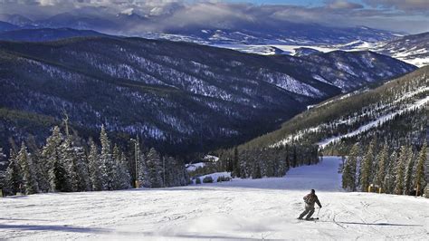 Colorados 17 Best Ski Resorts For A Powder Day Biggest Ski Areas In Co