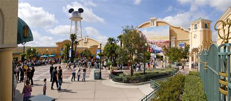 Walt Disney Studios Park Frontlot Earful Tower And Entrance
