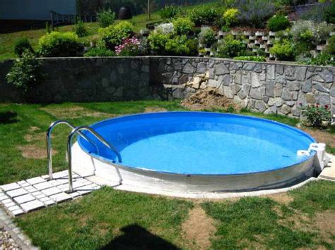 Egal, ob ein stahlwandbecken zum aufstellen auf dem rasen, ein teilweise oder ganz in den boden eingelassener. Bauanleitung für Rundpool - pooldoktor.at