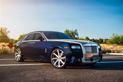 Vip Ride Steals Attention Blue Rolls Royce Ghost Wearing Chrome Grille