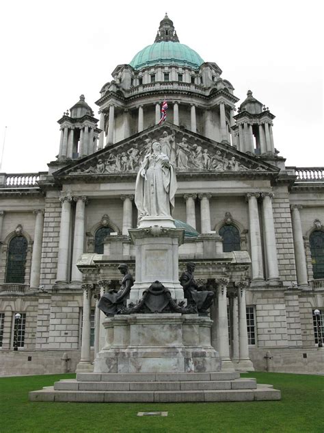 Nearby attractions include victoria square shopping centre, the linen hall library and the grand opera house. Belfast City Hall - Belfast City Hall | Am Donegall Square ...