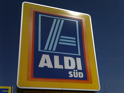 Online lassen sich mit einem klick bei aldi süd strom bestellen. Karl Albrecht