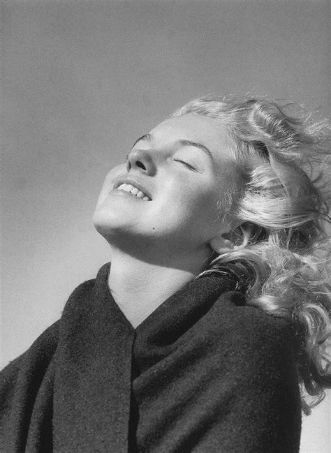 Somber Photos Of 20 Year Old Marilyn Monroe Before Stardom Marylin