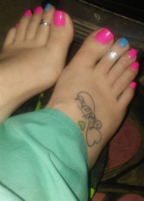 very sexy need a footjob pretty toe nails cute toe nails cute toes