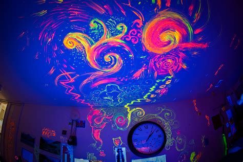There are lots of glow in the dark paints in the market. glow in the dark wall art! | Neon painting, Black light ...