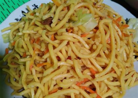 Bumbu rahasia ada banyak bumbu yang digunakan. Cara Membuat Mie Goreng Dengan Bahan Seadanya - Resep Mie ...