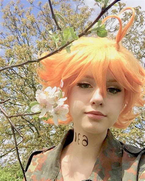 The Promised Neverland Emma Cosplay En 2021 Cosplay