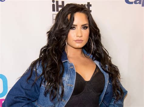 If you take into account that she's only 27 years old, it's a pretty major nbd. Demi Lovato Bio, Age, Height, Net Worth 2020, Boyfriend ...
