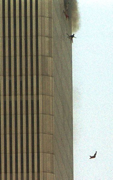 Jun 30, 2021 · 2001年9月11日午前8時46分。ハイジャックされたアメリカン航空11便がnyにあるワールドトレードセンターのノースタワーに突入した。杉山晴美さん. √無料でダウンロード! 同時多発テロ 画像 201414 - globaljpgazo