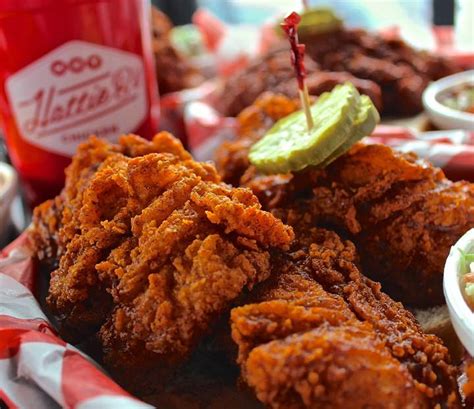 Where To Eat In Nashville Hattie B S Hot Chicken
