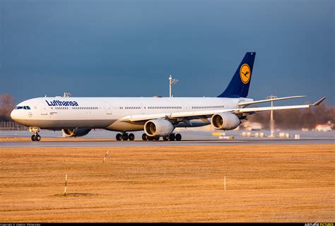 D Aihz Lufthansa Airbus A340 600 At Munich Photo Id 967231
