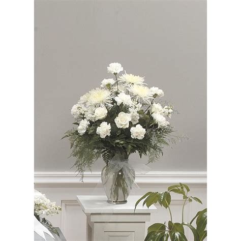 White Fuji Mum Vase Ctt7 12 Natures Treasures Florist