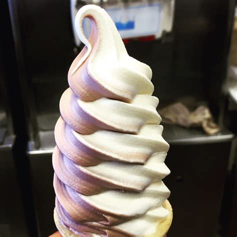 Pin By Leslie Dinterman On ICE CREAM AND DOUGHNUTS Soft Serve Ice Cream Soft Serve Chocolate