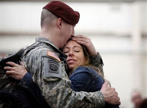 23 Heartwarming Photos Of Soldiers Being Reunited With Their Families Others