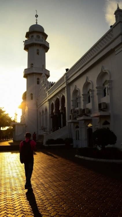 Gambar masjid animasi berwarna nusagates. Gambar Pemandangan Masjid Kartun Berwarna - Gambar Barumu