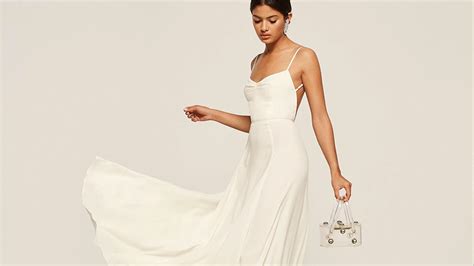 Simple Elegant Wedding Dresses That Arent Boring