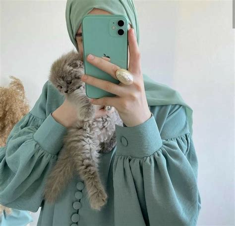 Guna pahsmina okey.and pakai ngn anak tudung syria pon boleh.nak bagi kemas, pandai2 korang adjust, pink kemas2. gambar ditemukan oleh lebanesebeautyandfashion. Temukan (dan simpan!) gambar dan videomu di We ...
