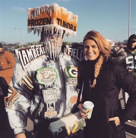 Erin Andrews Chilly Nfl Style Photos Rumorfix The Anti Tabloid