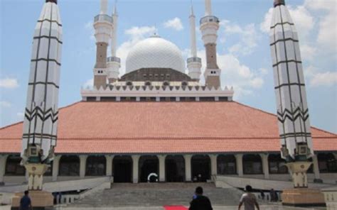 5 Masjid Terindah Di Indonesia Nomor 2 Desainnya Unik Banget