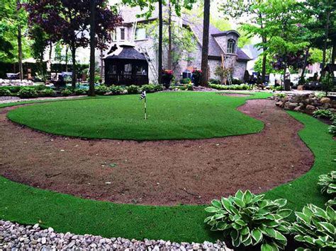National greens offers a multitude of design features including sand traps, chipping areas, driving areas, hazards, custom lighting and many other amenities to excite your game of golf. Artificial Golf Putting Greens | Home putting green SGC #1