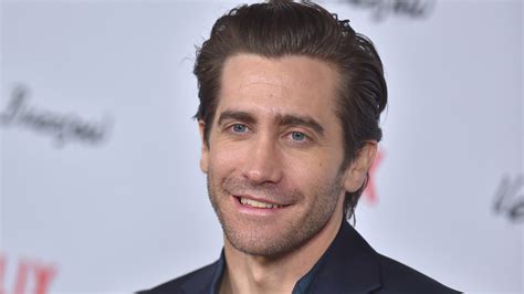 Jake Gyllenhaals Velvet Buzzsaw Embraces Fluid Sexuality Says Director Dan Gilroy
