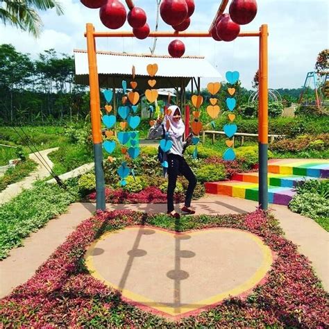 Wilayah kabupaten purbalingga mempunyai topografi yang beraneka ragam, meliputi: Taman Cinta Talagening, Tempat Wisata Baru di Purbalingga