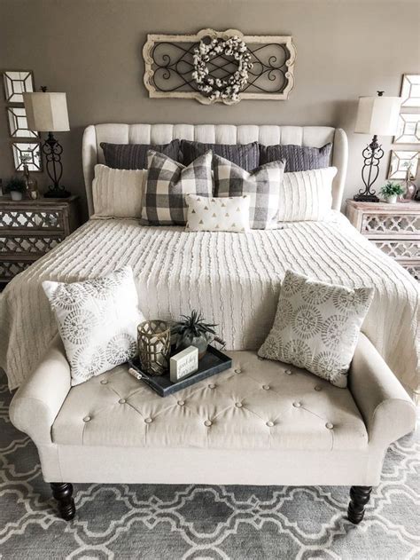If you want your bedroom to still have a sense of grandeur, include a statement bed. How to create a master bedroom that is cozy and cute ...