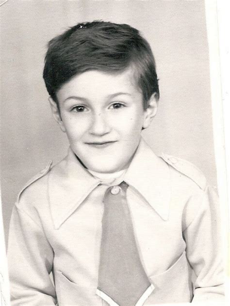 Orele de singuratate, clipele de nefericire. #MusicThrowback - SMILEY - poze din copilărie, începutul carierei și cele mai tari clipuri!