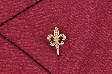 Fleur De Lis Gold Stick Pin With Pearls Etsy Stick Pins Pearls Gold