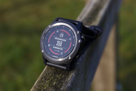 It's not light either at a hefty 82g and it's not small, standing 16mm off your wrist. Garmin fenix 3 HR im Test › pocketnavigation.de ...