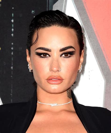 Demi Lovato Slicked Back Wet Look Hairstyle Hairstyles
