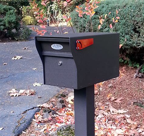 Locking Mailbox With Optional Combination Mechanical Lock Curbside
