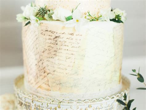 Elegant Winter Wedding Inspiration In Green White And Gold Chic