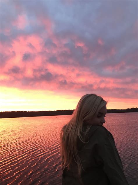 Tons of awesome aesthetic anime sunset wallpapers to download for free. Pin on summer vsco