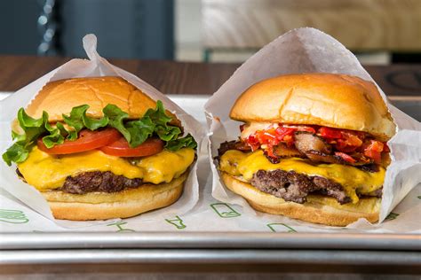 Chicagos First Shake Shack Serves Excellent Fast Food Burgers Redeye