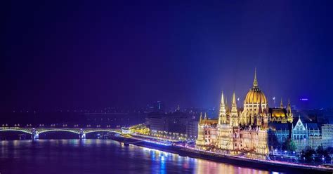 Culture, thermal baths, gastronomy and programs. Budapest at Night - What to Do and Where to Go | ibikeBudapest