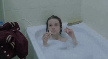 Dafür ist ihre stimme zu hören. Wir Kinder Vom Bahnhof Zoo Girl GIF - Find & Share on GIPHY