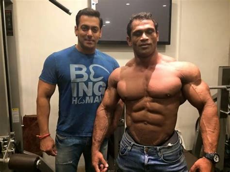 Exclusivepictures Of Salman Khan With His Biggest Bodybuilder Fan